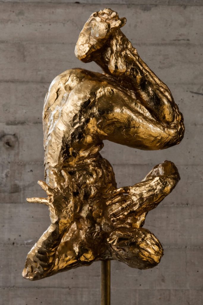 Arte: Javier Marín De cabeza (2v), 2018 Bronce a la cera perdida con baño de oro Edición de 8